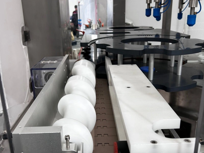 Mouthwash Flat Bottle Labeling Machine